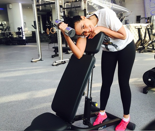 Настя Каменских на беговой дорожке